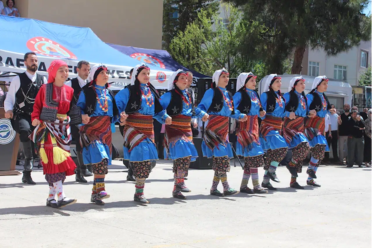 Bafra'da Halk Eğitim Merkezi Yıl Sonu Sergisi açıldı