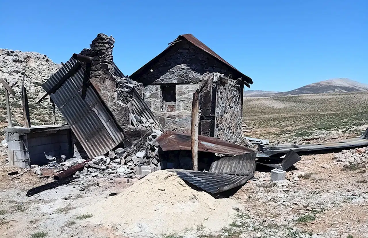 Mersin'de arıcıların barınakları yakıldı
