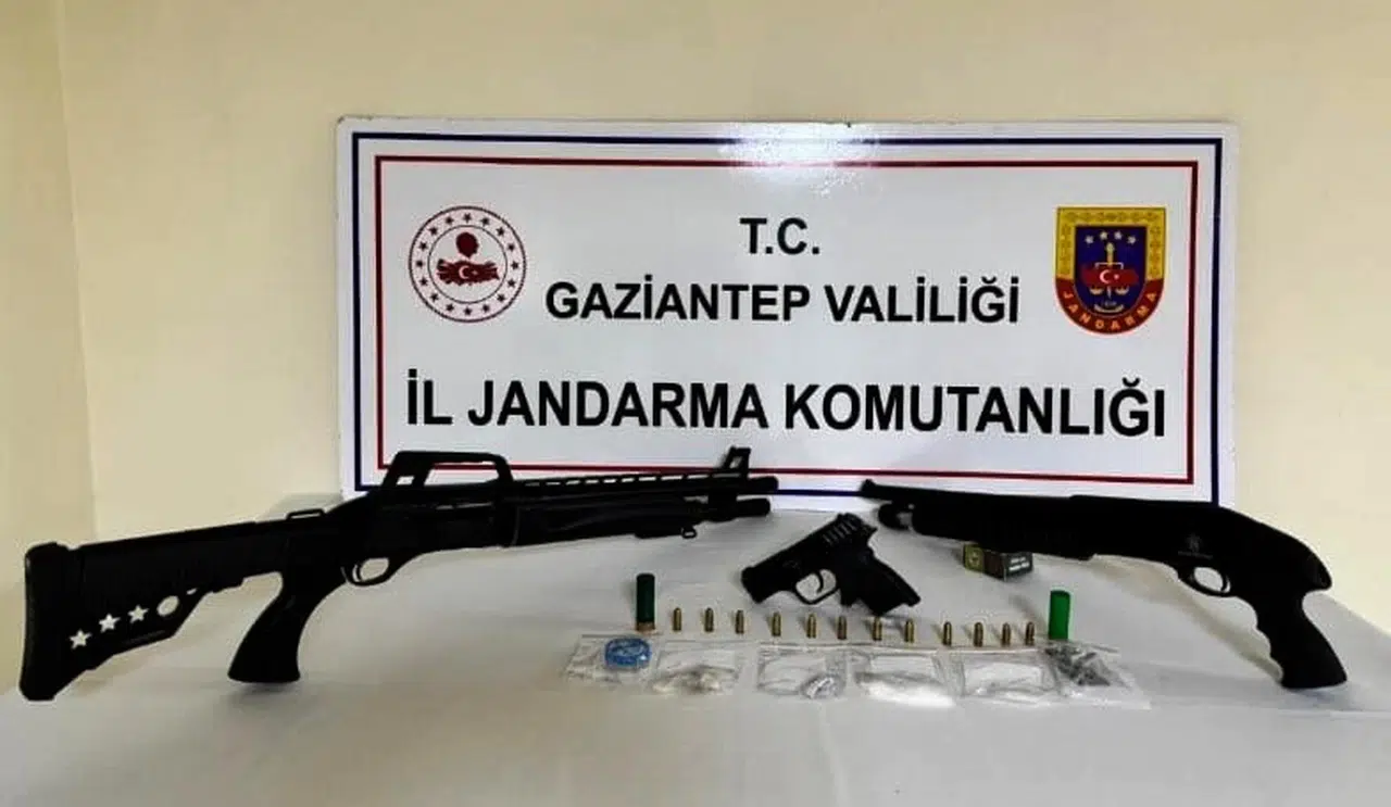 Gaziantep’te, 22 tabanca ve 13 av tüfeği ele geçirildi
