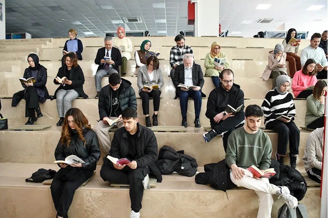 BAİBÜ Prof. Dr. Fuat Sezgin Kütüphanesi'nden geçen ay 52 bin kişi faydalandı