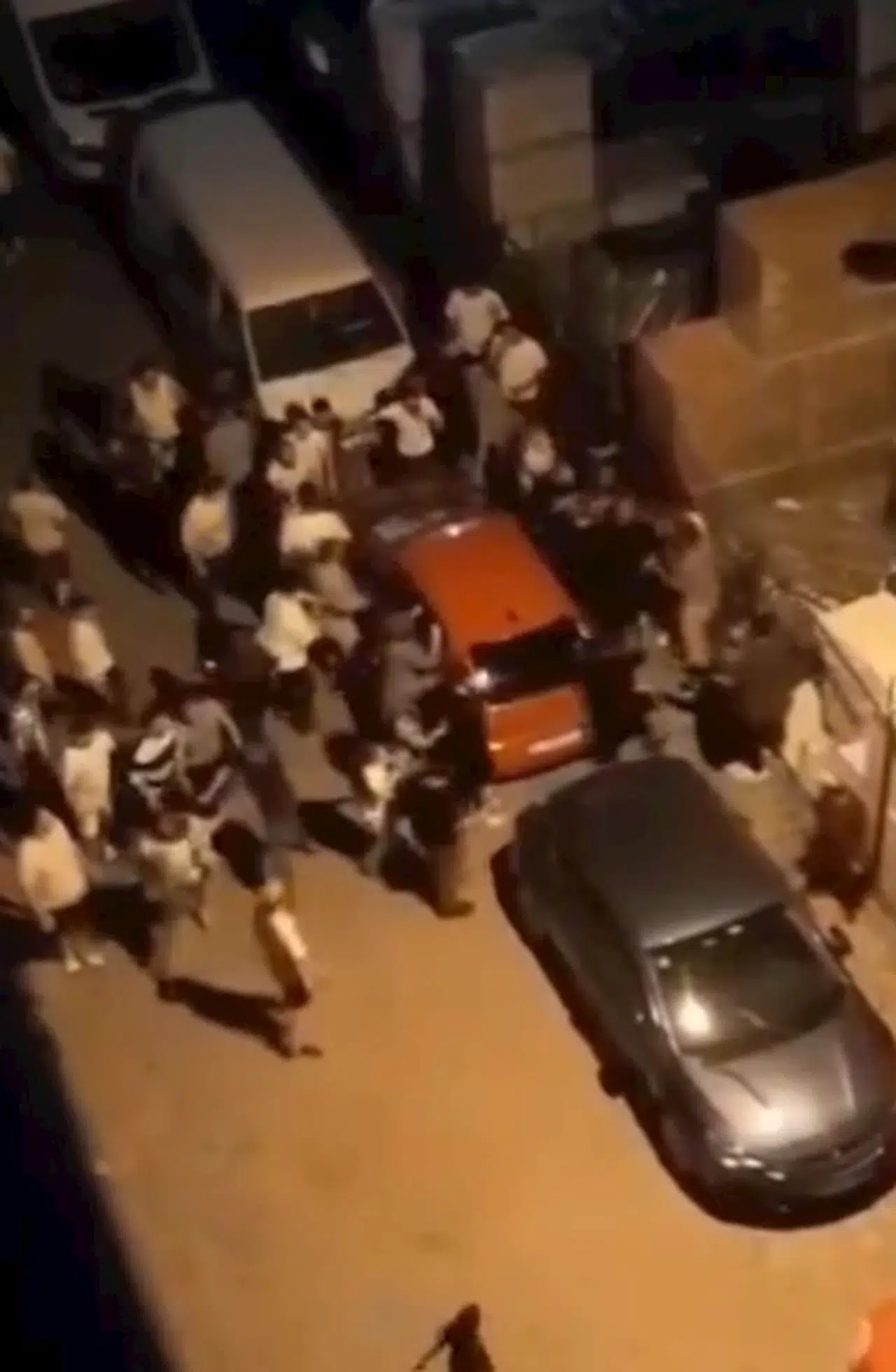 İstanbul - Sultangazi'de iki grup arasında meydan savaşına dönen kavga 