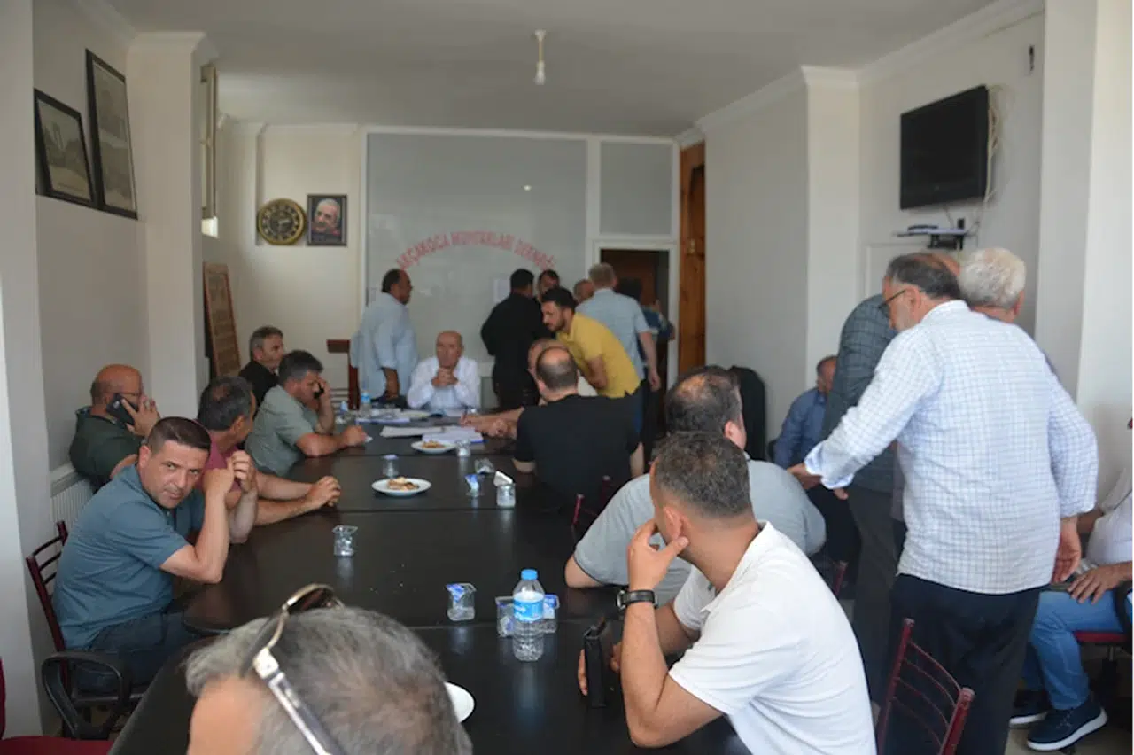 Akçakoca Muhtarlar Derneği Başkanlığı'na Kabadayı seçildi