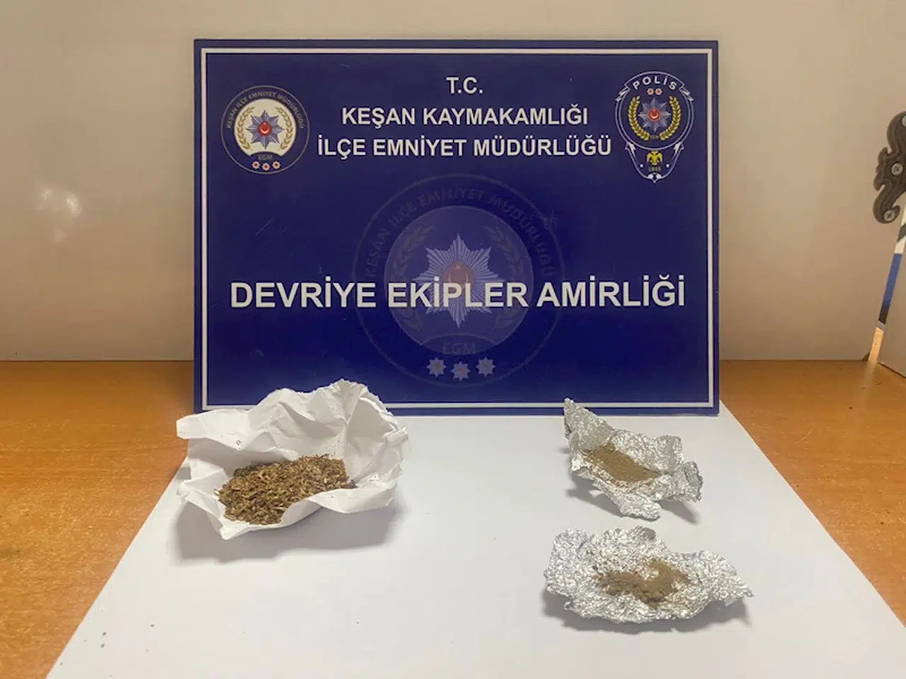 Edirne’de uyuşturucuyla yakalanan 4 şüpheliye gözaltı