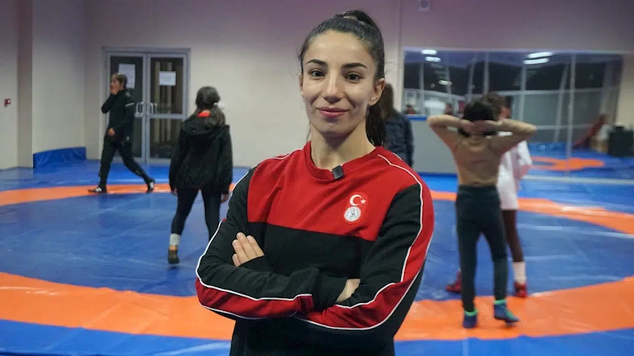 (ÖZEL) Milli güreşçi Evin Demirhan Yavuz'un hedefi kadın güreşine olimpiyatlarda altın madalya hediye etmek