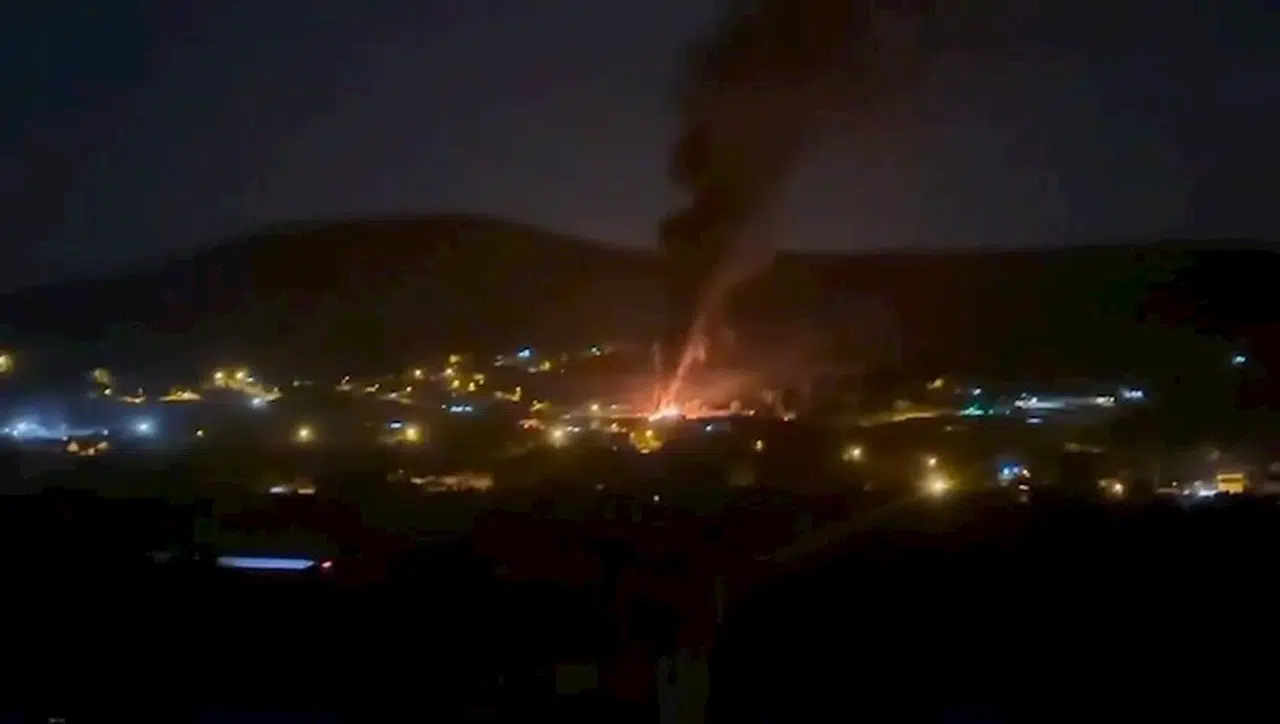 Bursa'da kimyasal madde deposunda yangın; 1'i itfaiyeci 3 kişi gazdan etkilendi