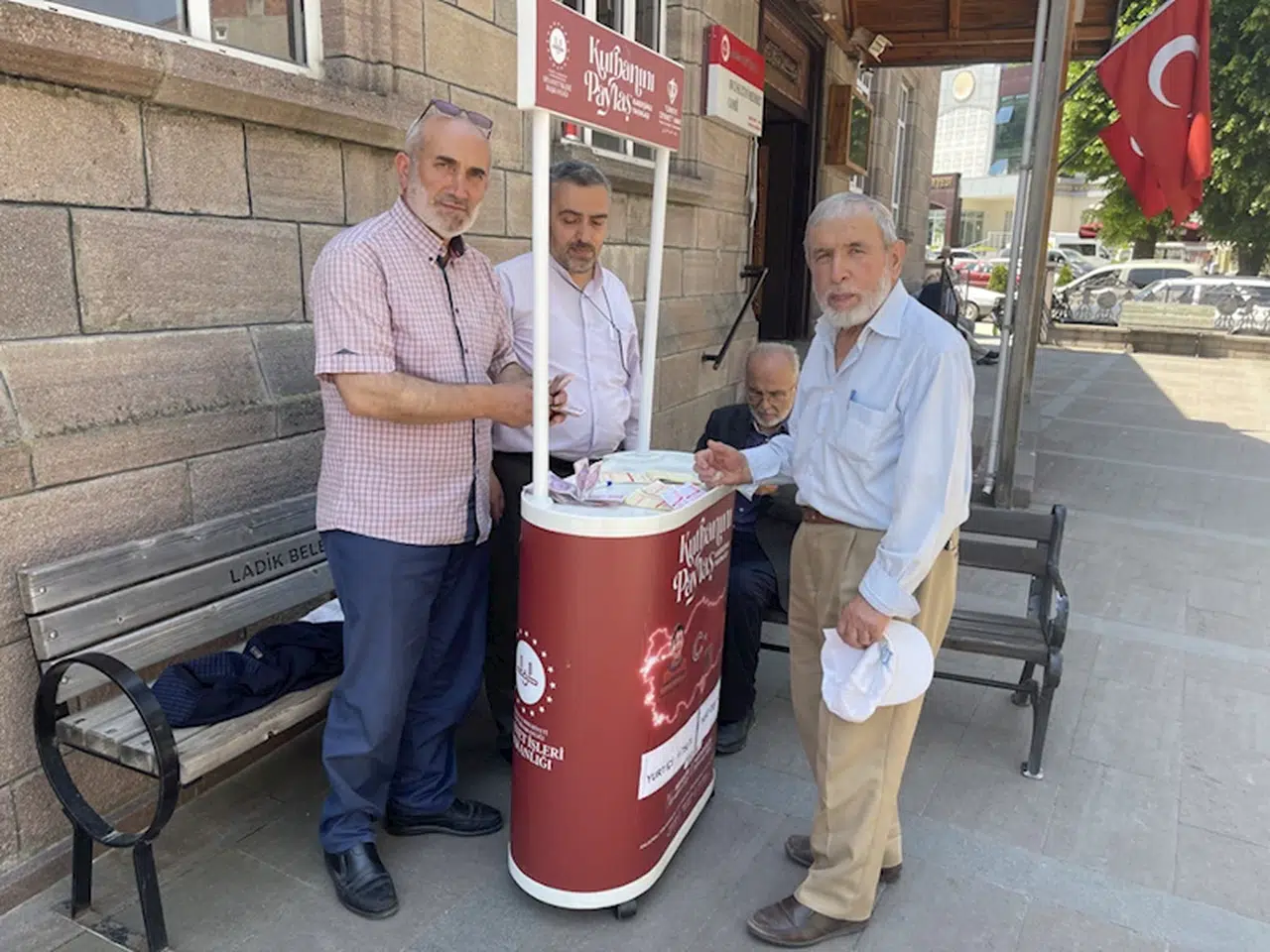 Ladik Müftüsü Menceloğlu'ndan kurban bağışı çağrısı