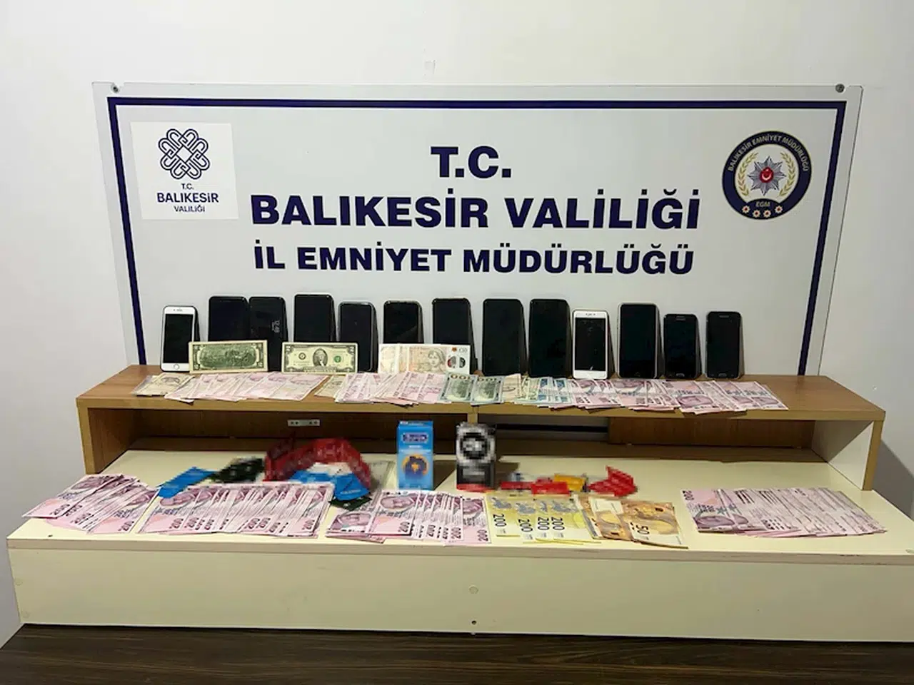 Balıkesir'de fuhuş operasyonu: 3 gözaltı