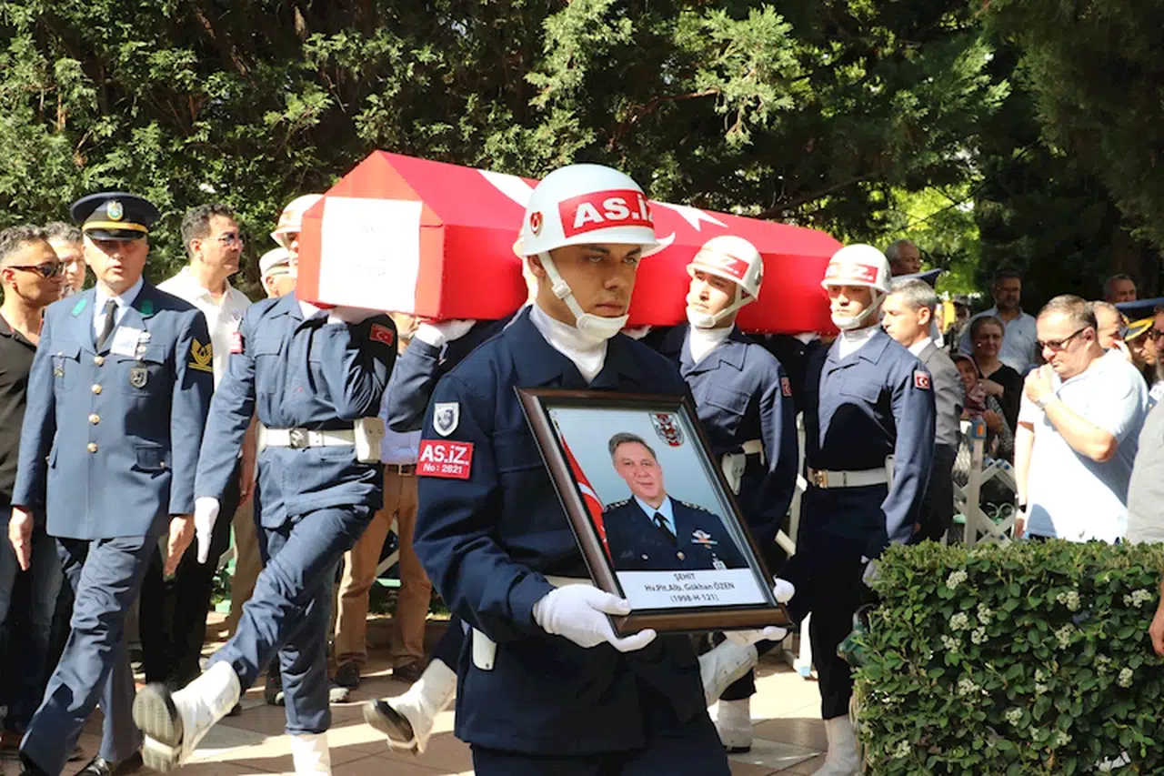 Şehit Hava Pilot Albay Özen, Eskişehir'de toprağa verildi