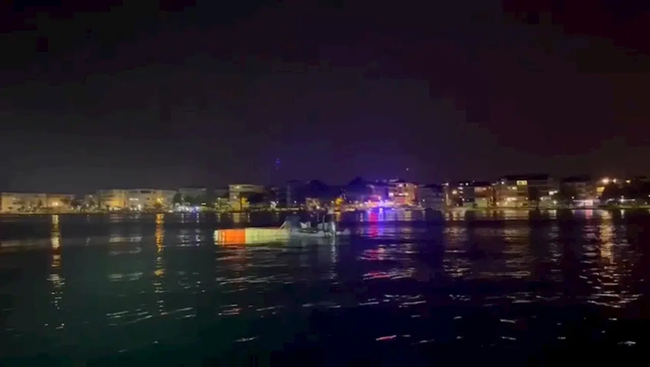 Yalova'da denizde sürüklenen dubanın üzerinde uyuya kalan 4 kişi kurtarıldı