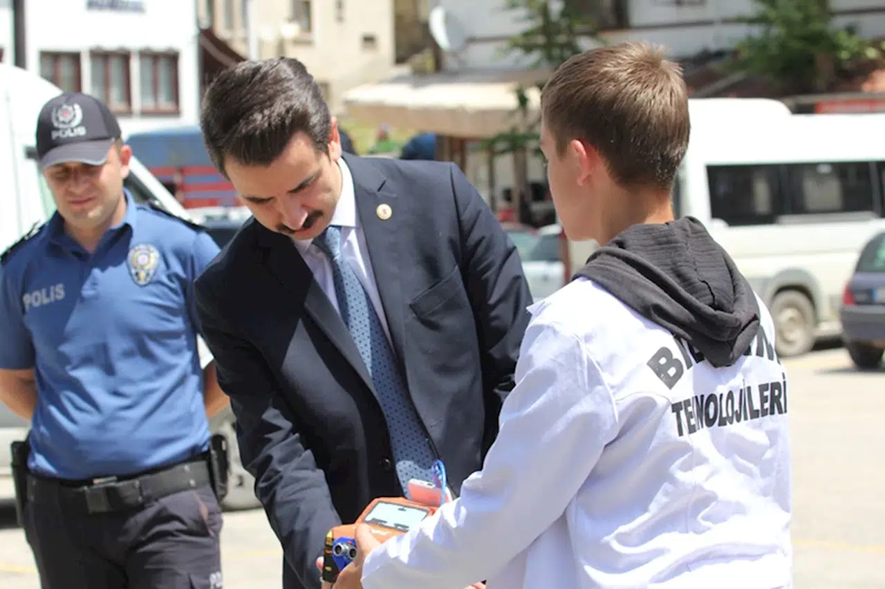 Mudurnu'da lise öğrencileri yıl sonu kermesi düzenledi