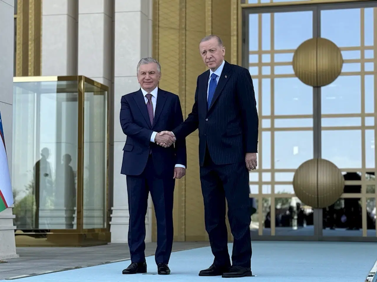 Cumhurbaşkanı Erdoğan, Özbekistan Cumhurbaşkanı Mirziyoyev'i resmi törenle karşıladı