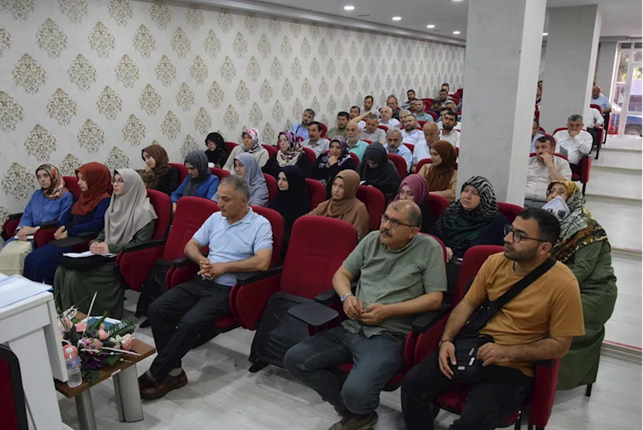 Espiye'de din görevlilerine yönelik hizmet içi eğitim semineri gerçekleştirildi
