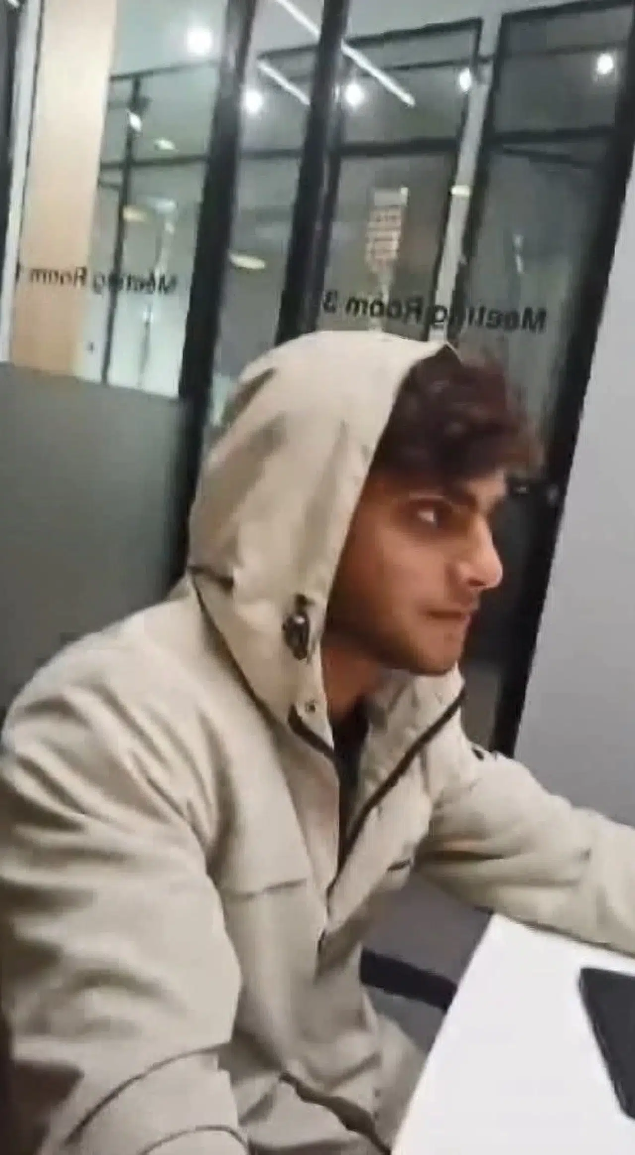 İstanbul- İstanbul'da sosyal medyadan 'Avrupa'ya gitme' vaadiyle dolandırıldı