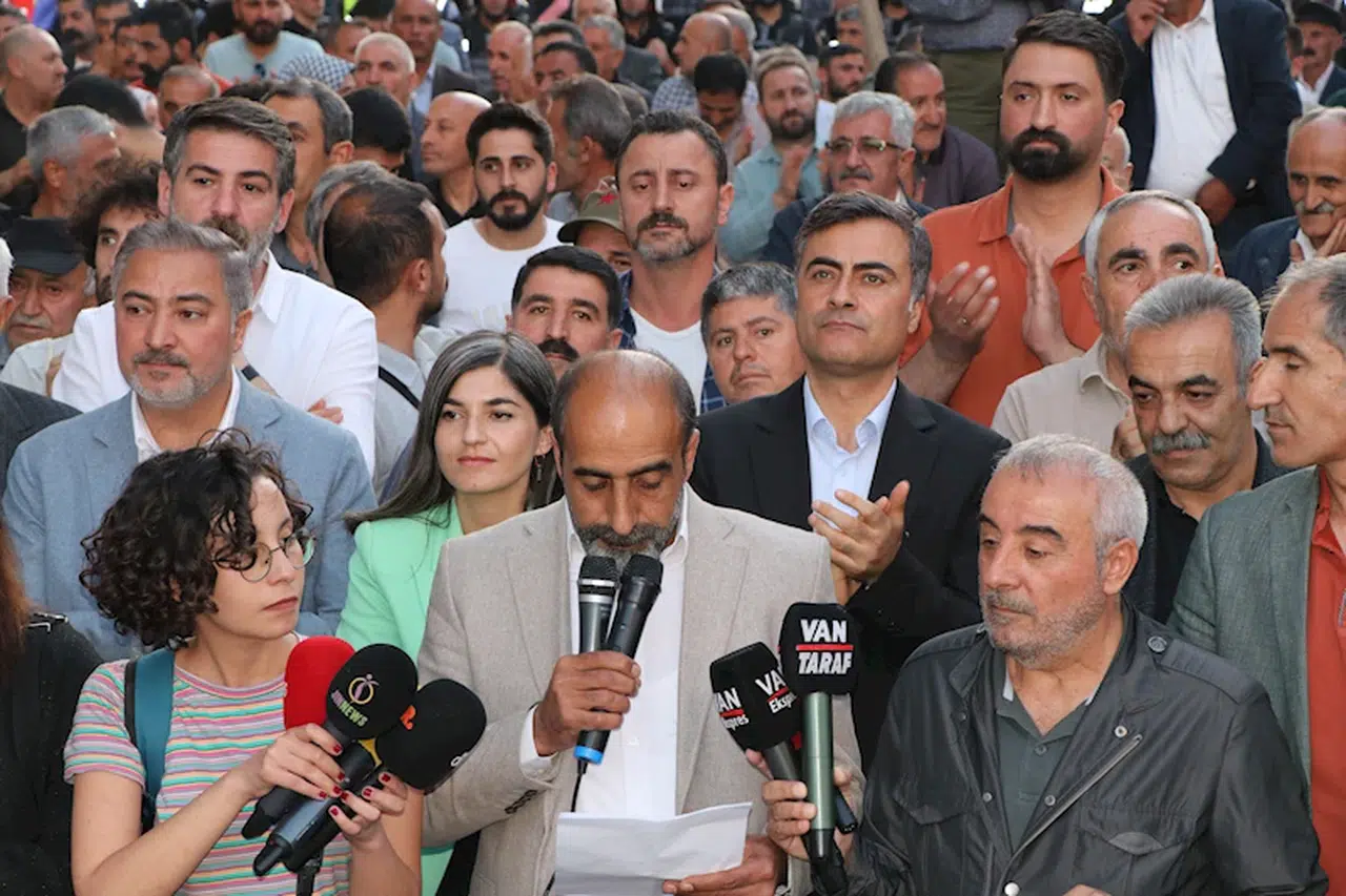 Hakkari Belediyesi'ne kayyım atanması, Van'da protesto edildi