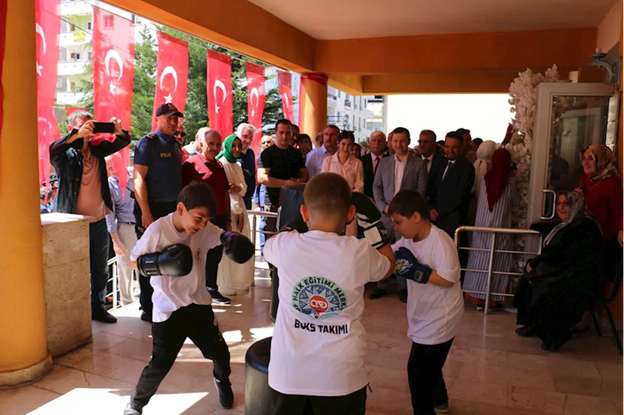 Of Halk Eğitim Merkezi yıl sonu sergisi açıldı