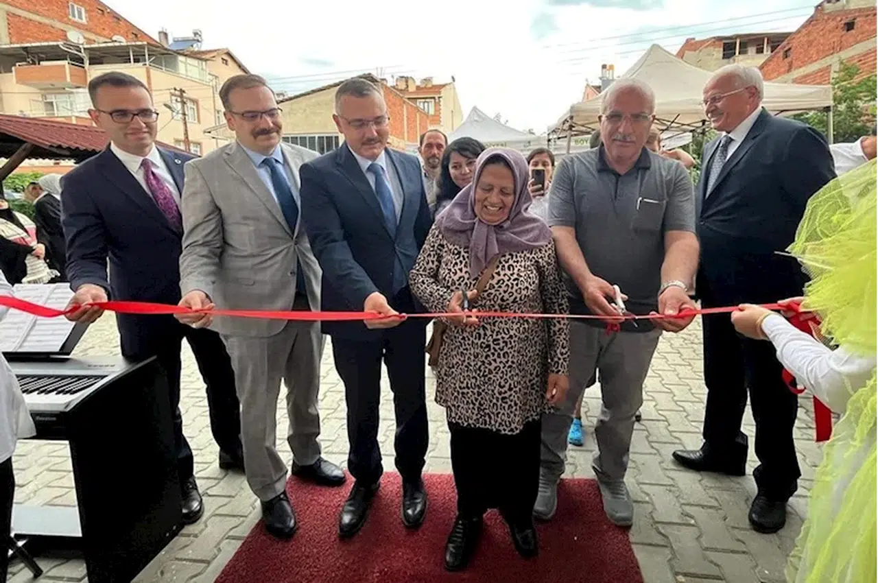 Boyabat’ta HEM tarafından yıl sonu sergisi açıldı