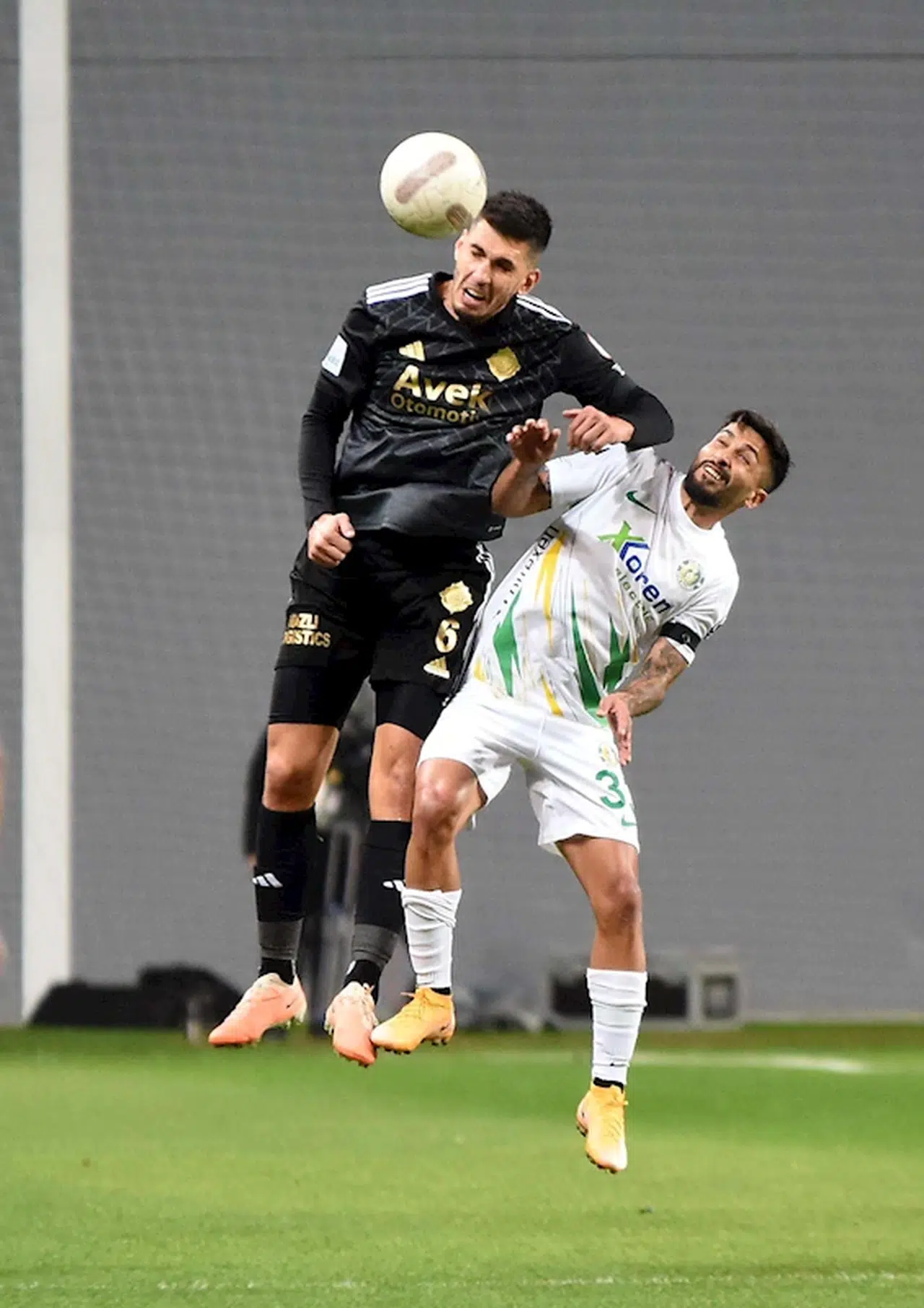 Altay'da Ceyhun ve Özgür beklemede