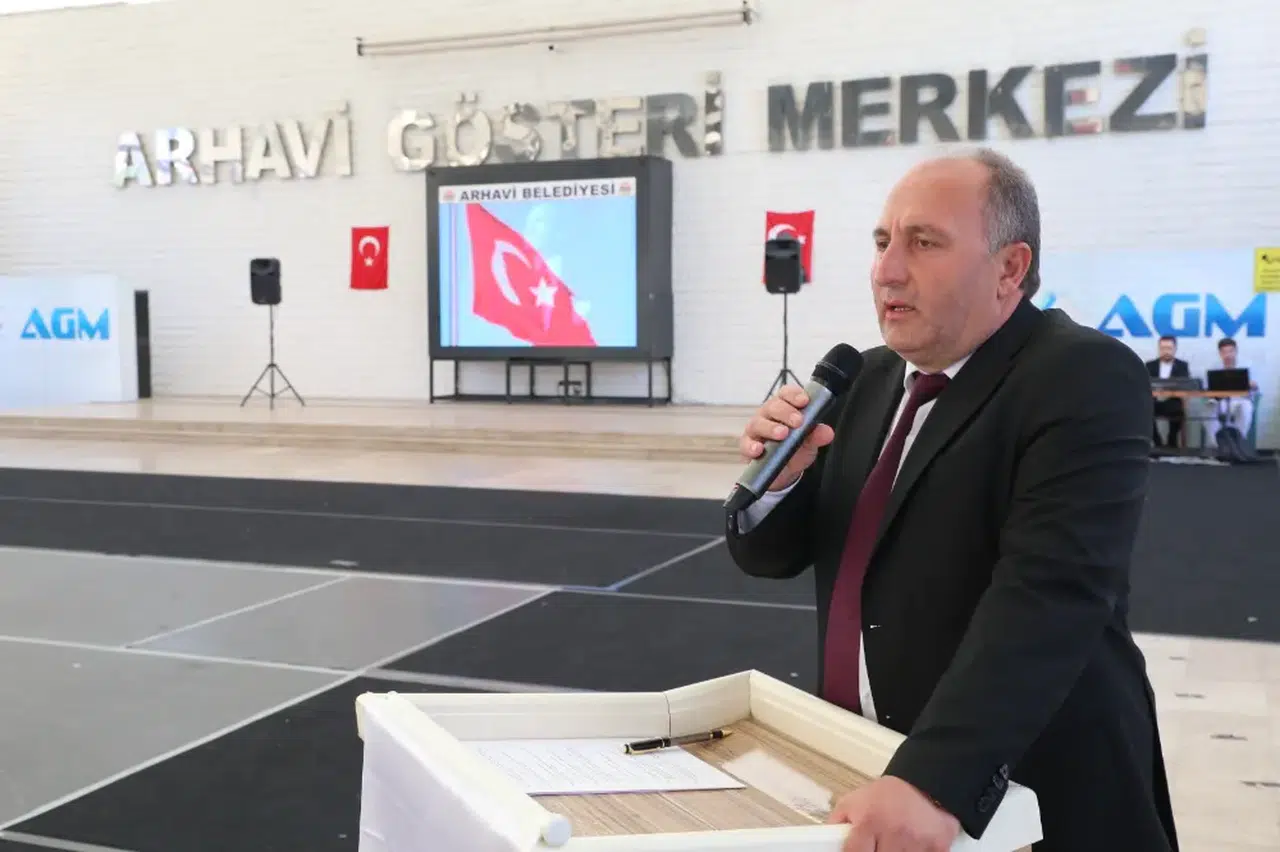 Arhavi Sanat ve Tasarım Fakültesi'nden Gururlu Mezuniyet Töreni