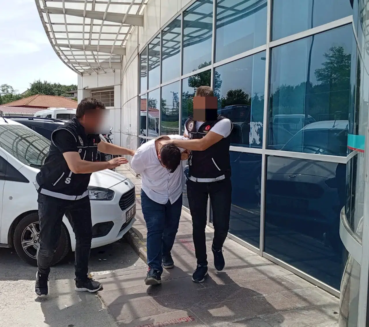 Samsun'da 1 kişi uyuşturucu ve ruhsatsız silah taşımaktan gözaltına alındı