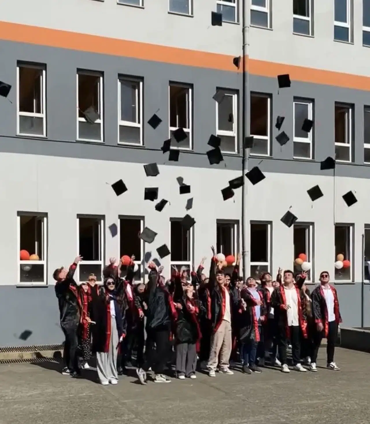 80. Yıl Mesleki ve Teknik Anadolu Lisesi'nde mezuniyet töreni