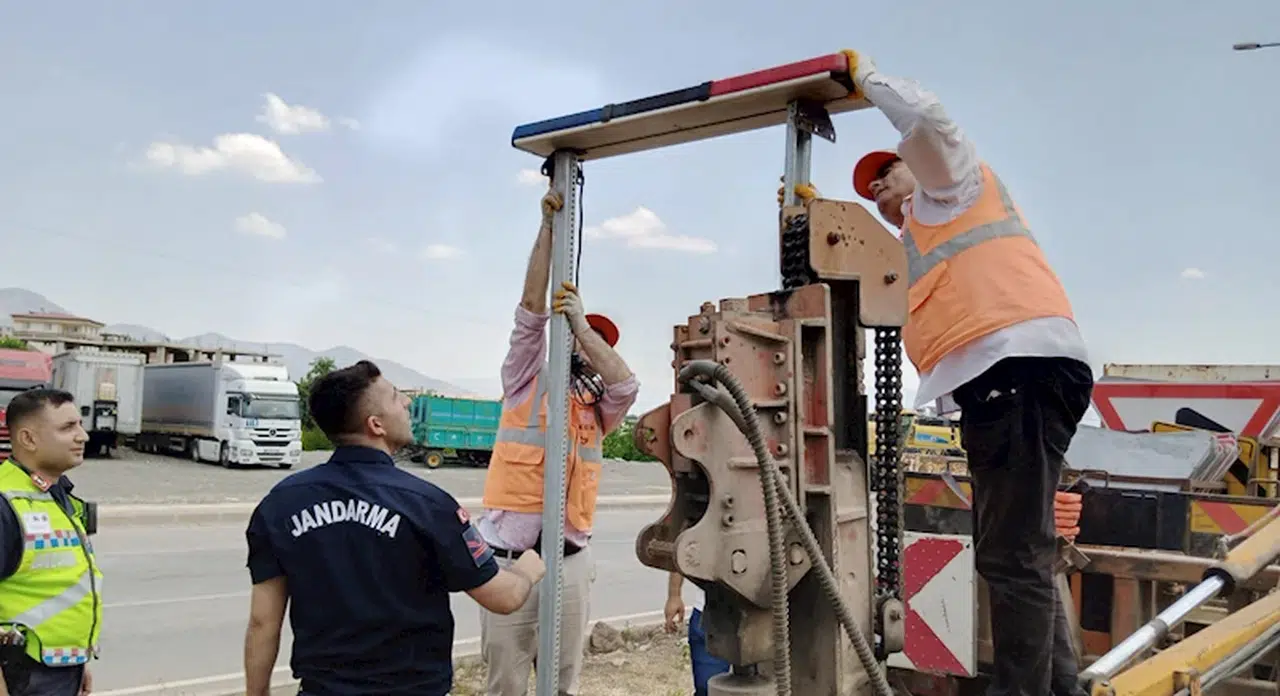 Gaziantep jandarmadan 'çakarlı tepe lambası' uygulaması
