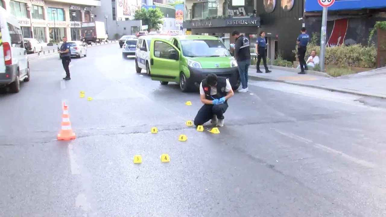 İstanbul - Beşiktaş’ta istediği şarkı çalınmadı, silahlı saldırı düzenledi: 3 yaralı 