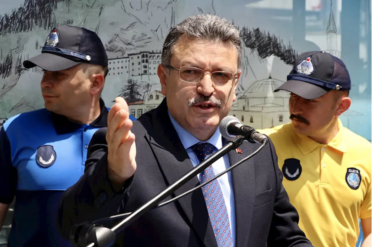 Trabzon Büyükşehir Belediye Başkanı Genç, Turizm Ofisi'ni ziyaret etti  