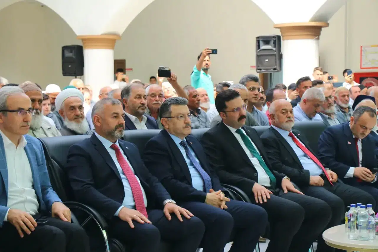 Belediye Başkanlarından Anlamlı Destek: Arsin'de Hafızlık İcazet Töreni