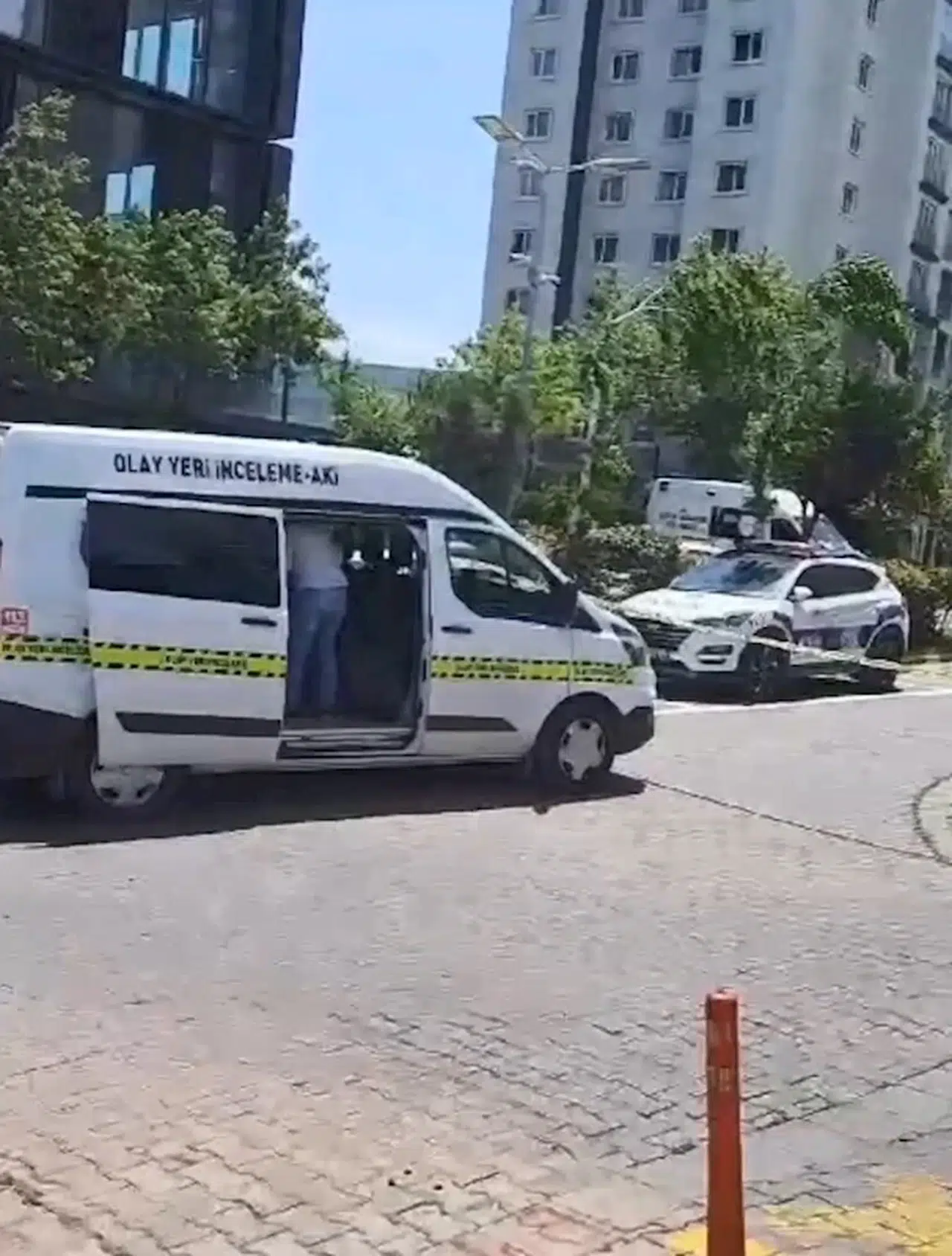 İstanbul -  Başakşehir'de emekli polis memuru, polis köpeğini vurup camdan aşağıya attı