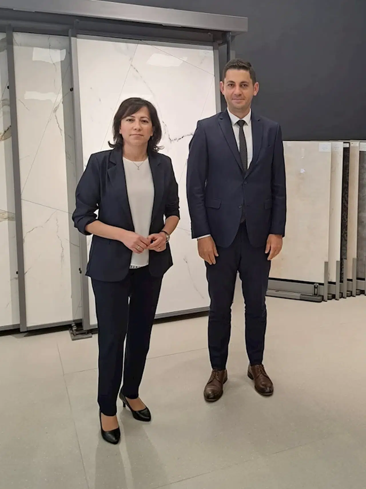 Milano Başkonsolosluğu Ticaret Ateşesi Eser, Seramiksan'ın İtalya'daki merkezini ziyaret etti