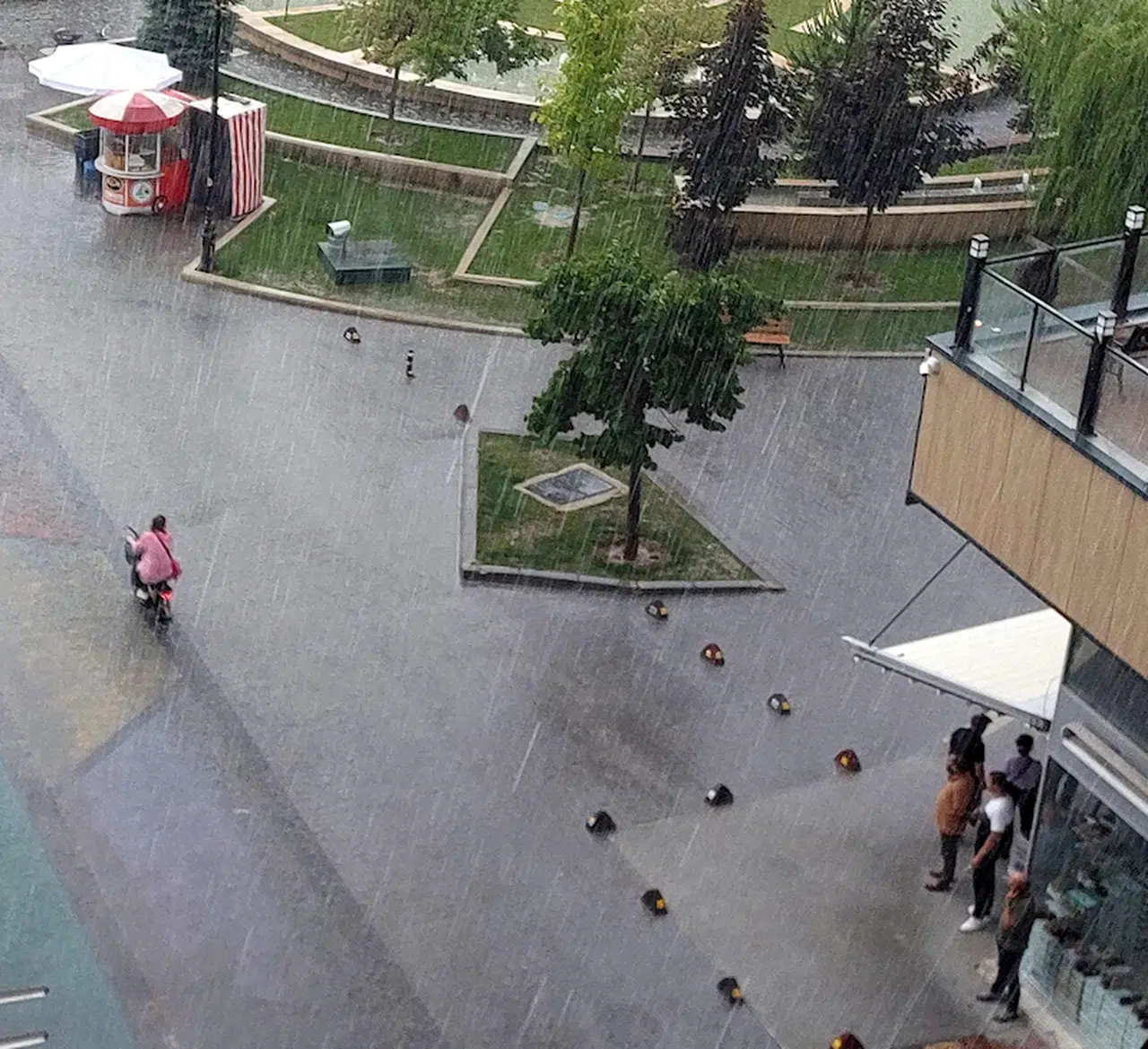 Bolu'da sağanak yağmur etkili oldu