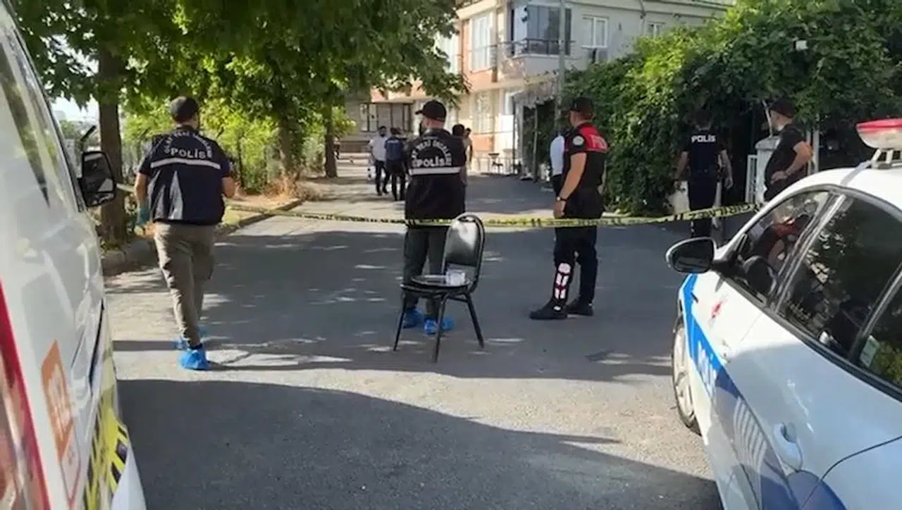 İstanbul - Avcılar'da kahvehaneye uzun namlulu silahlarla ateş açtılar: 1'i ağır 4 yaralı
