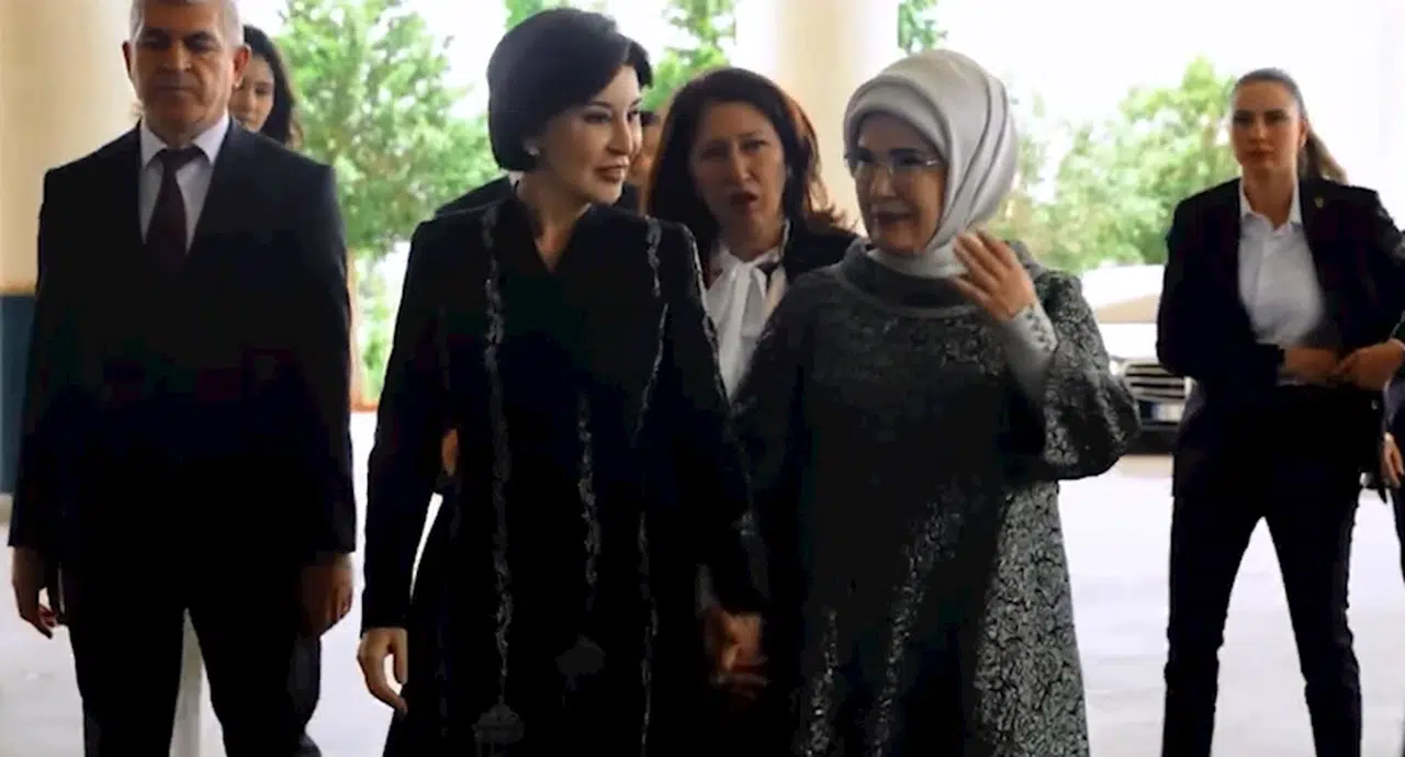 Emine Erdoğan, Özbekistan Cumhurbaşkanı'nın eşiyle Millet Kütüphanesi'ni gezdi