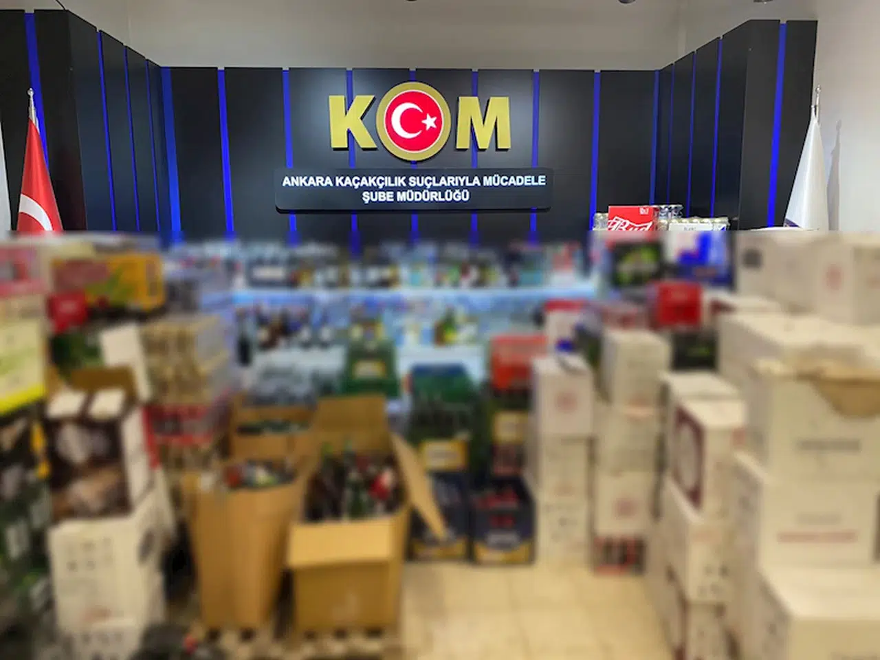 Ankara'da kaçak içki ve tütün operasyonu: 3 gözaltı