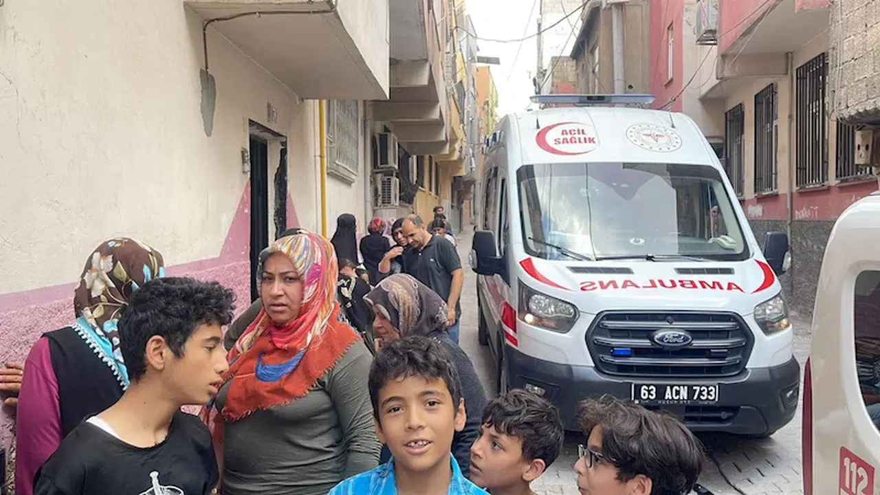 1 çocuk annesi eşini, evde bıçaklanmış olarak ölü buldu