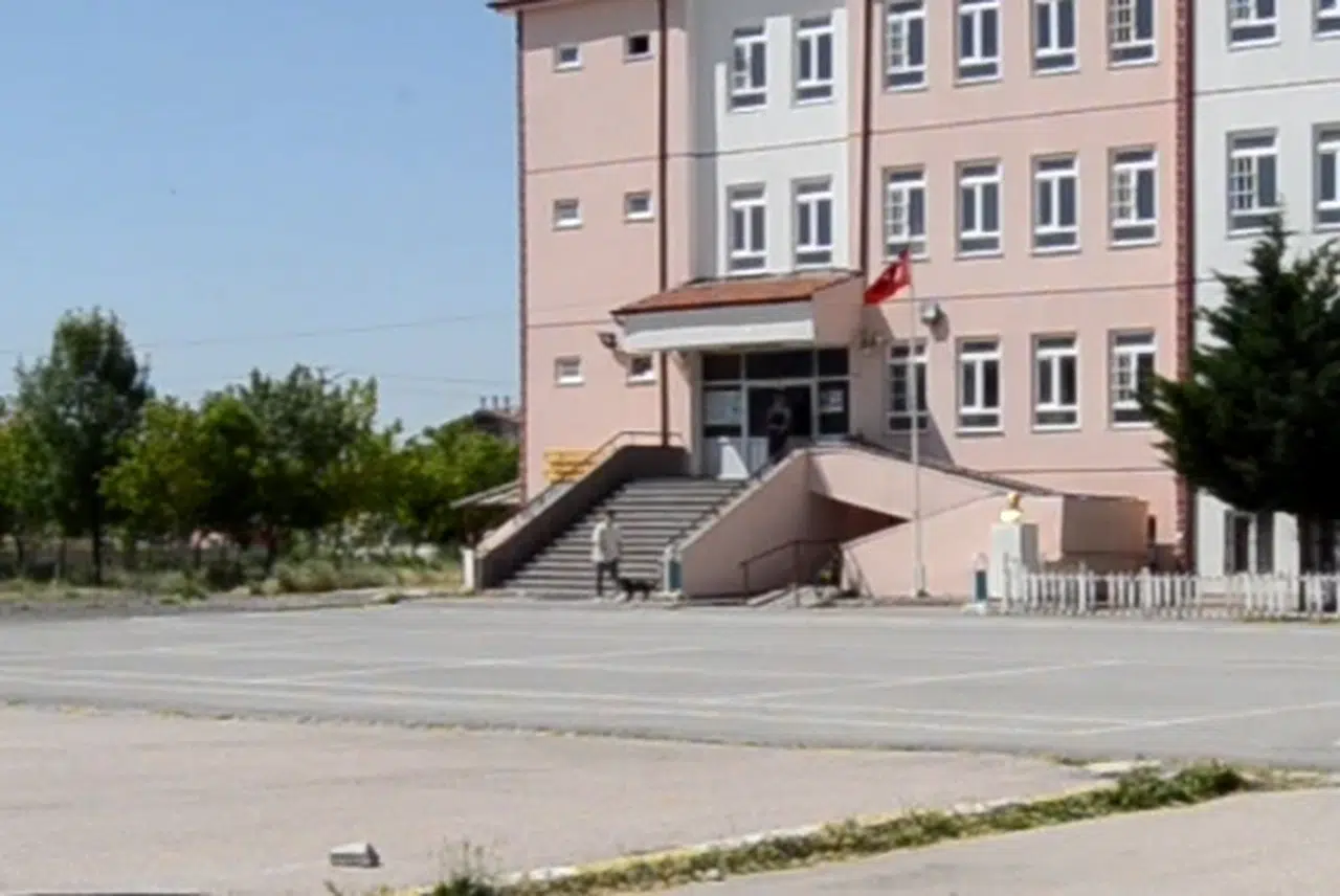 Bisikletle geldi, sınavı saniyelerle kaçırdı 