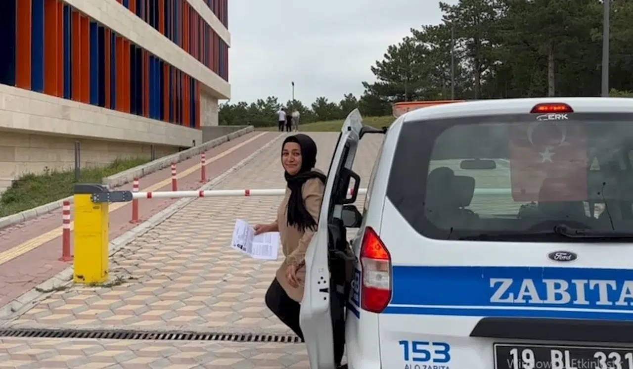 Çorum'da YKS'ye geç kalan kişi sınava zabıta ekibince yetiştirildi