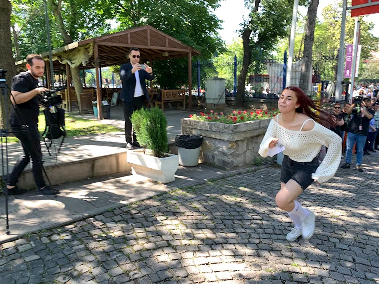 Ankara'da sınava geç kalan öğrencileri polis yetiştirdi