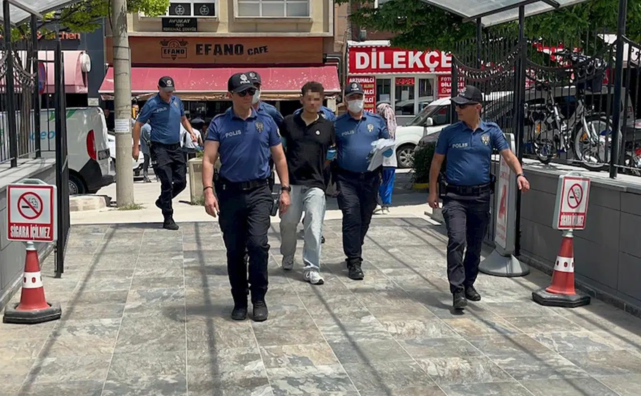 Sürücüleri bıçakla korkutup, 2 aracı gasbeden şüpheli adliyede