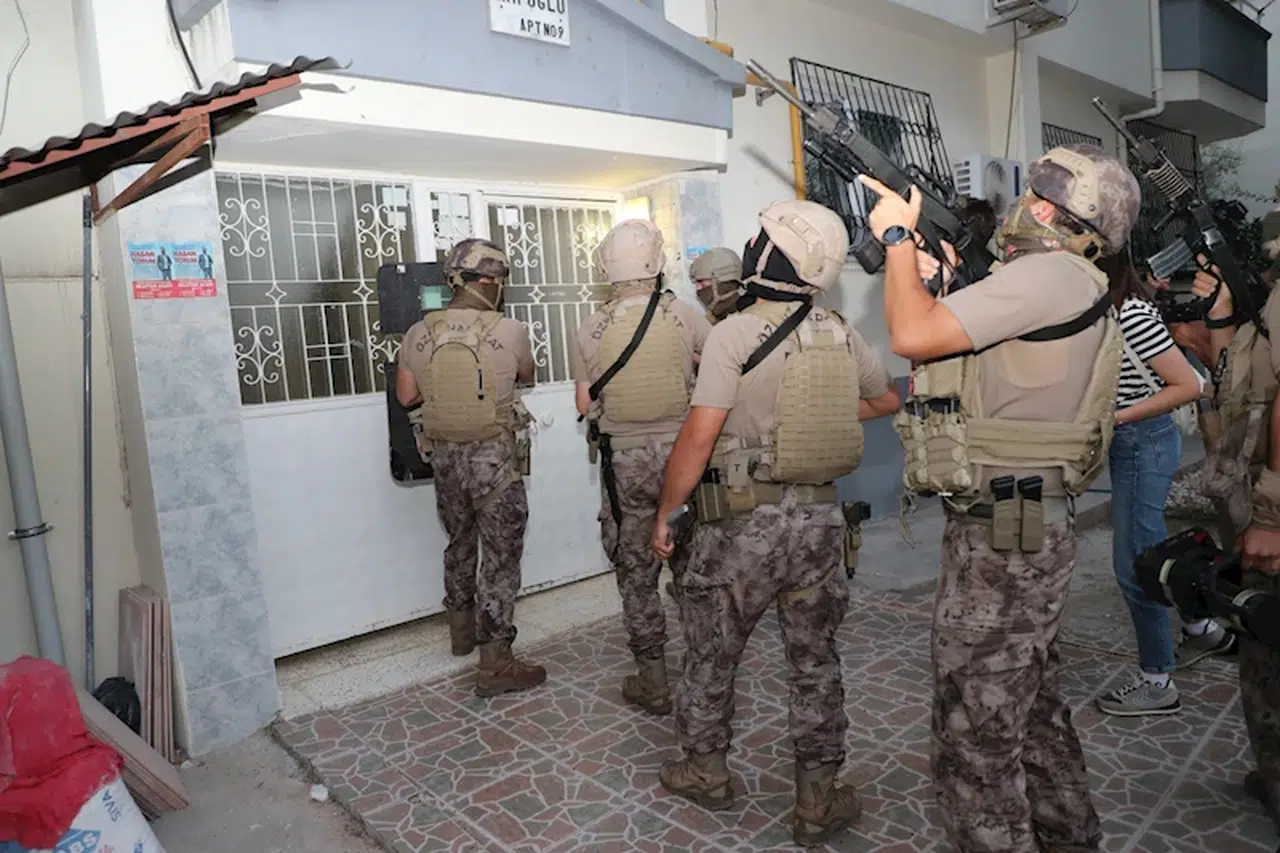 20 ilde yasa dışı bahis operasyonu; 24'ü lisanslı sporcu 71 gözaltı