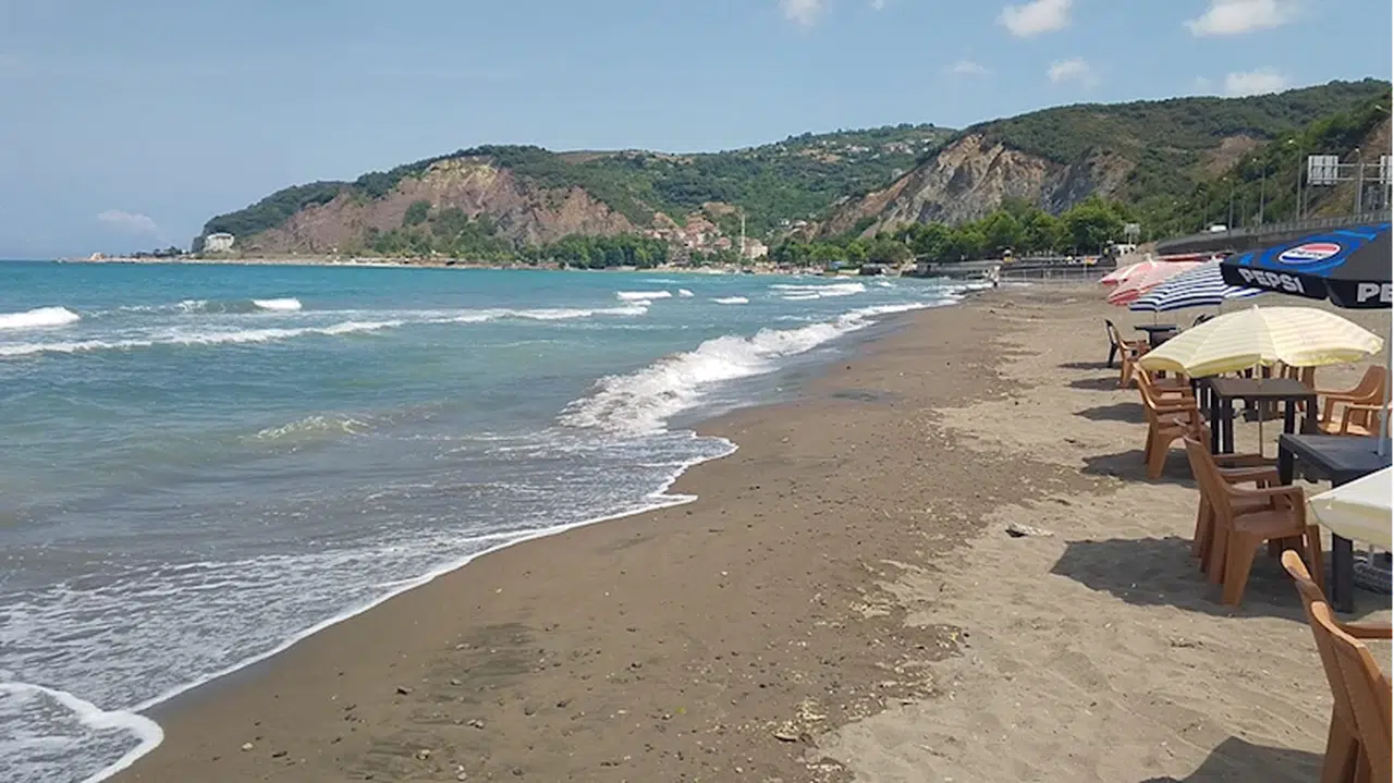 Zonguldak Karadeniz Ereğli'de denize girilmesine izi verilmiyor