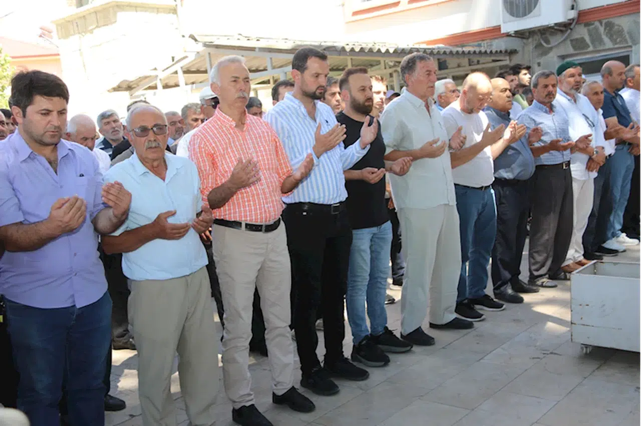 Amasya'nın ilçelerinde Heniyye için gıyabi cenaze namazı kılındı