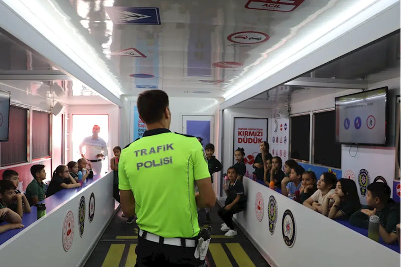 "Mobil Trafik Eğitim Tırı" ile Havza'da öğrencilere eğitim verildi