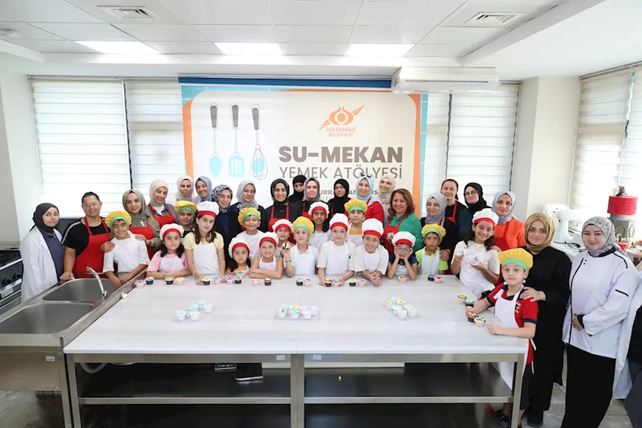 Sultangazi'de Minik Ellerden Neşeli Kekler Atölyesi yapıldı 