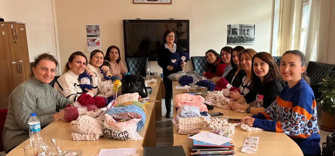 Artvin İl Milli Eğitim Müdürlüğü,İLMEK İLMEK ÖRÜLEN UMUTLAR Projesiyle Maraş’taki Öğrencilere Dayanışma Gösterdi