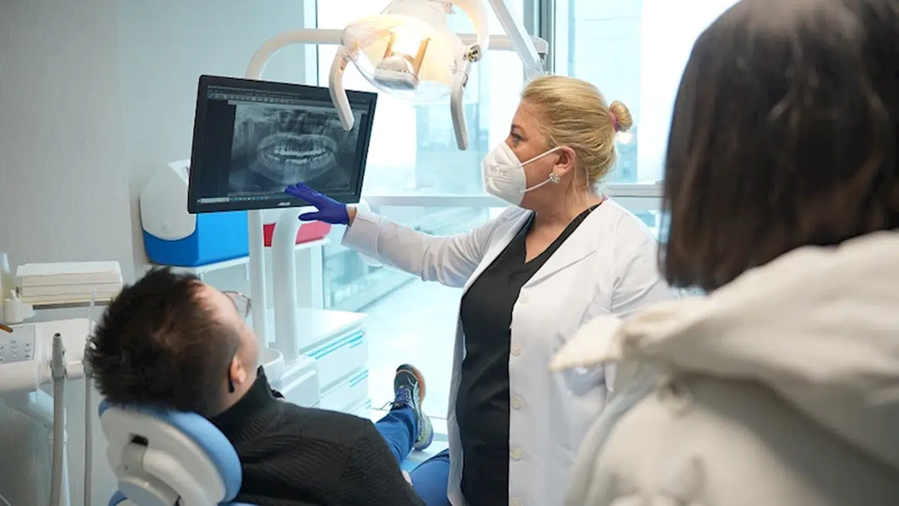 Dünya Oral Sağlığı Günü'nde Down sendromlulara ağız ve diş bakımı