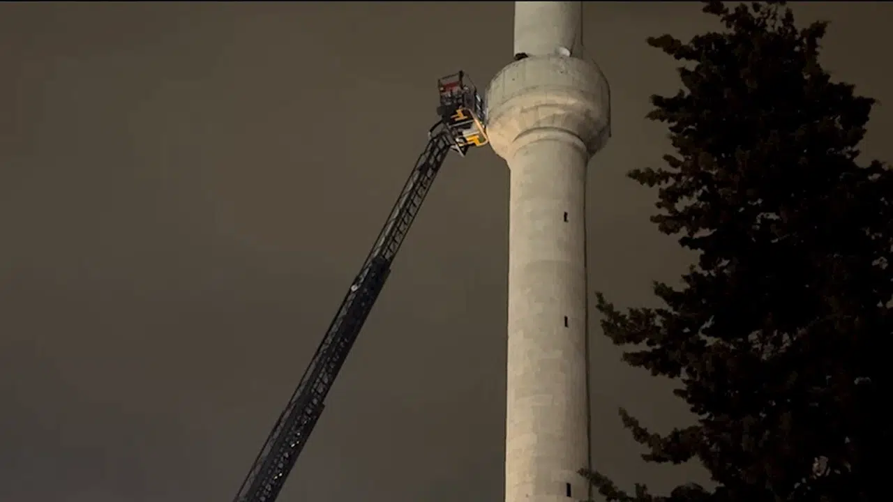İstanbul - Beyoğlu Molla Çelebi Camii'nde çıkan yangın söndürüldü