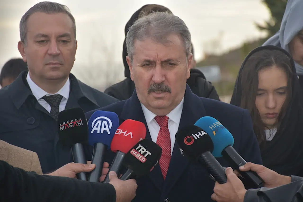 Destici: Milletimizin vicdanının rahatlatılması lazım