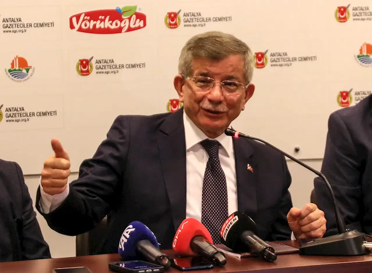 Davutoğlu: Gençleri bırakın, bayramı aileleriyle geçirsinler