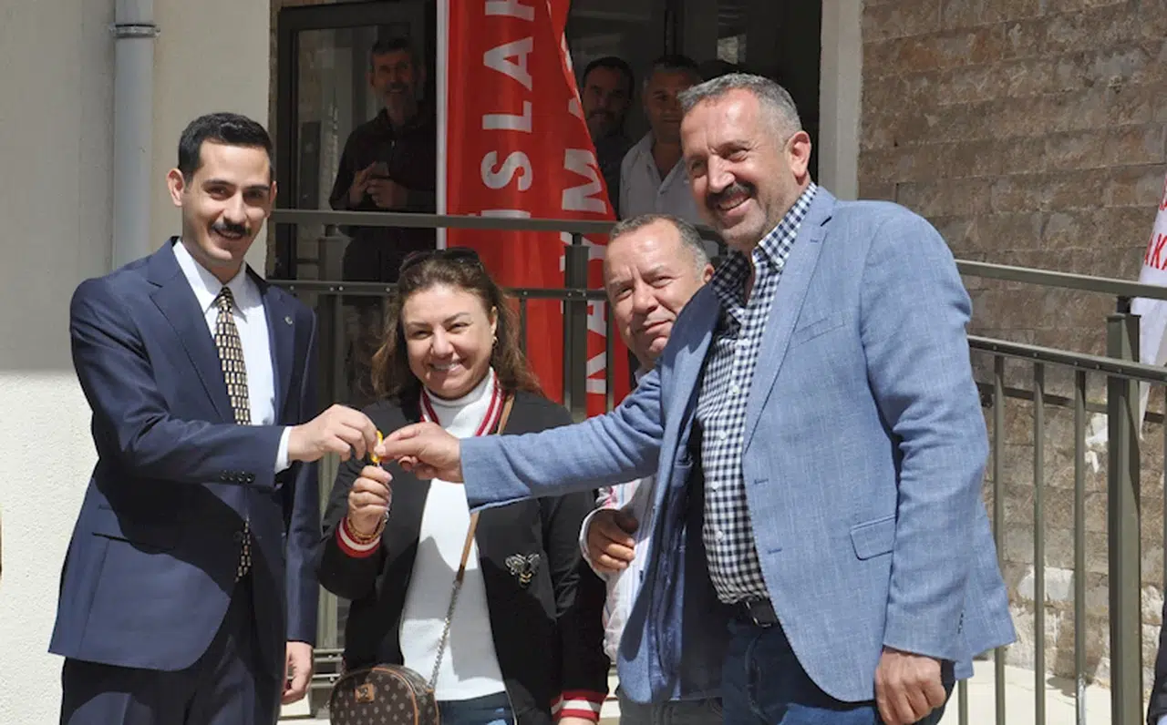 Gaziantep’te 42 konut ve 28 iş yeri hak sahiplerine teslim edildi